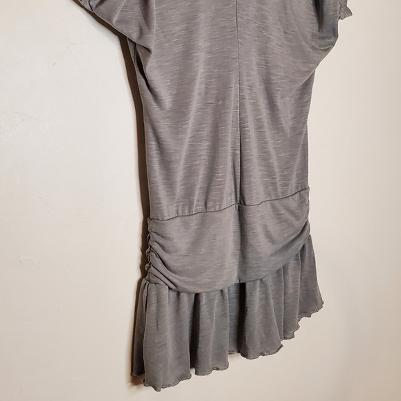 Light Gray Short Sleeve Tunic with Gathered Details - Picture 5 of 10